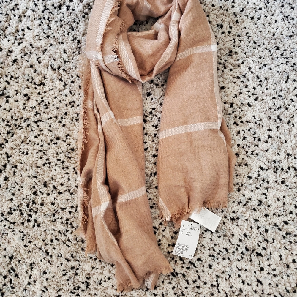 Brand new H&M blanket scarf